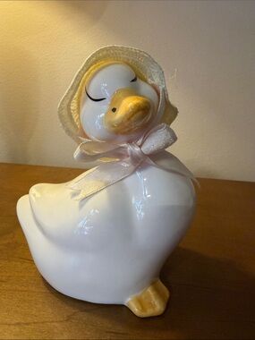 Vintage Artistic Gifts Ceramic Duck Figurine